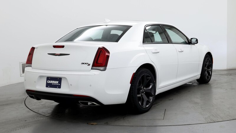 2023 Chrysler 300 S 8