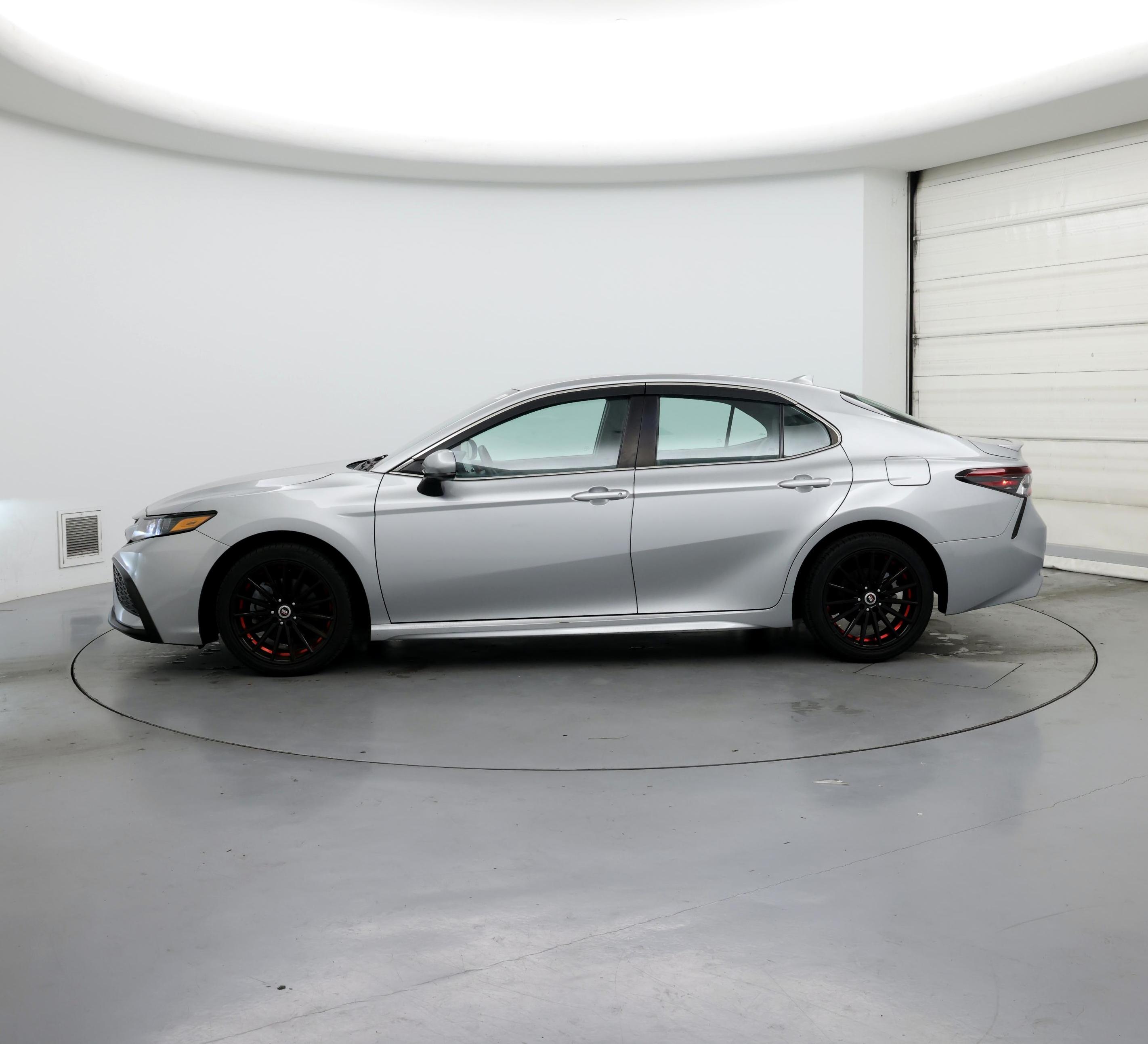 Thumbnail: 2021 Toyota Camry - 3