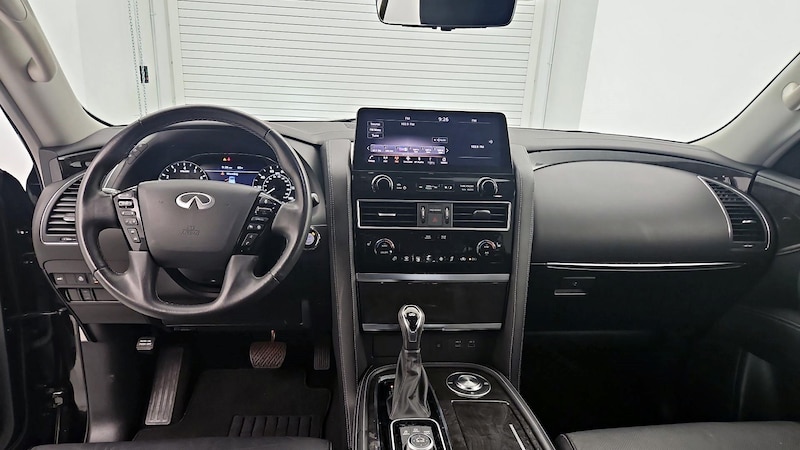 2023 INFINITI QX80 Luxe 9