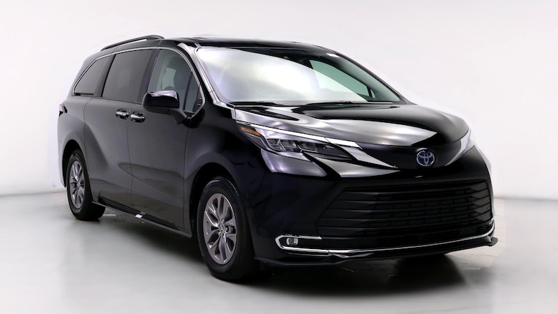 2024 Toyota Sienna XLE Hero Image