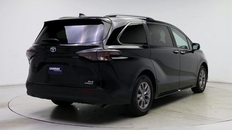 2024 Toyota Sienna XLE 8