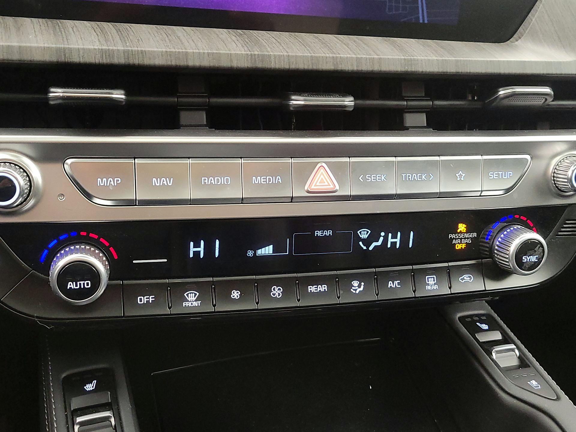 Thumbnail: 2024 Kia Telluride - 17