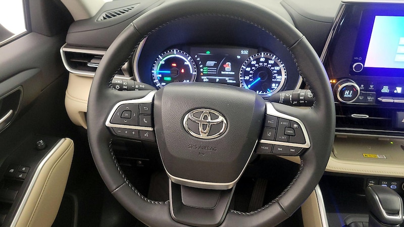 2023 Toyota Highlander XLE 10