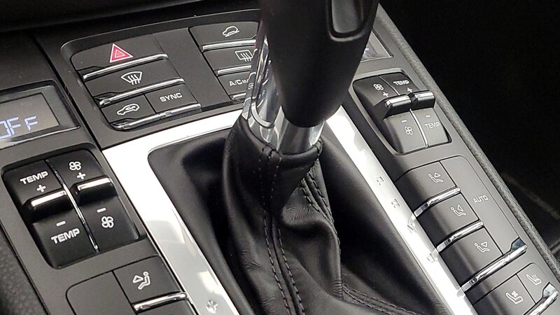 2020 Porsche Macan  17