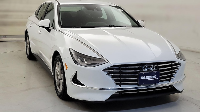 2022 Hyundai Sonata SE Hero Image