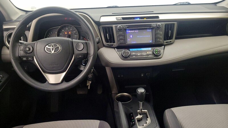 2013 Toyota RAV4 XLE 9