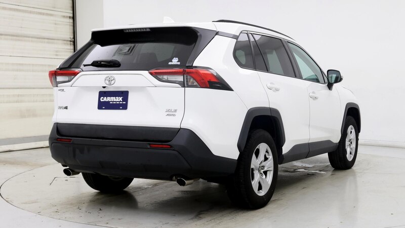 2020 Toyota RAV4 XLE 8