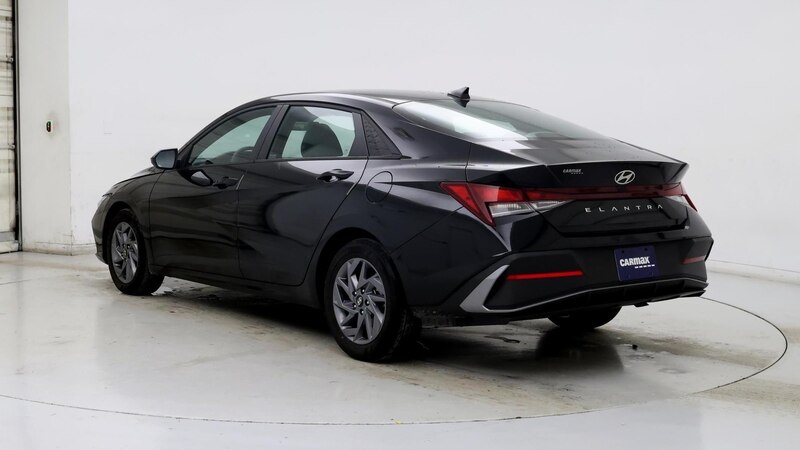 2024 Hyundai Elantra SEL 2