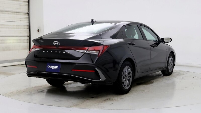 2024 Hyundai Elantra SEL 8