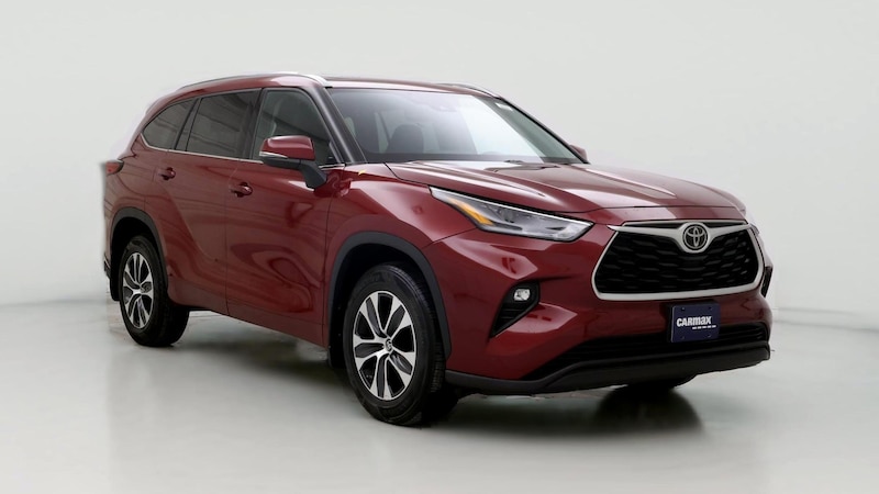 2021 Toyota Highlander XLE Hero Image