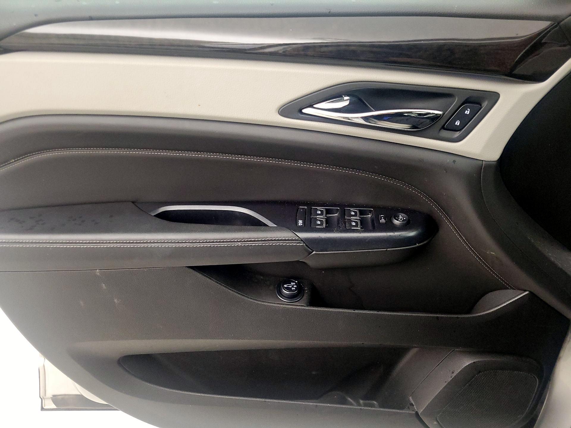Thumbnail: 2015 Cadillac SRX - 12