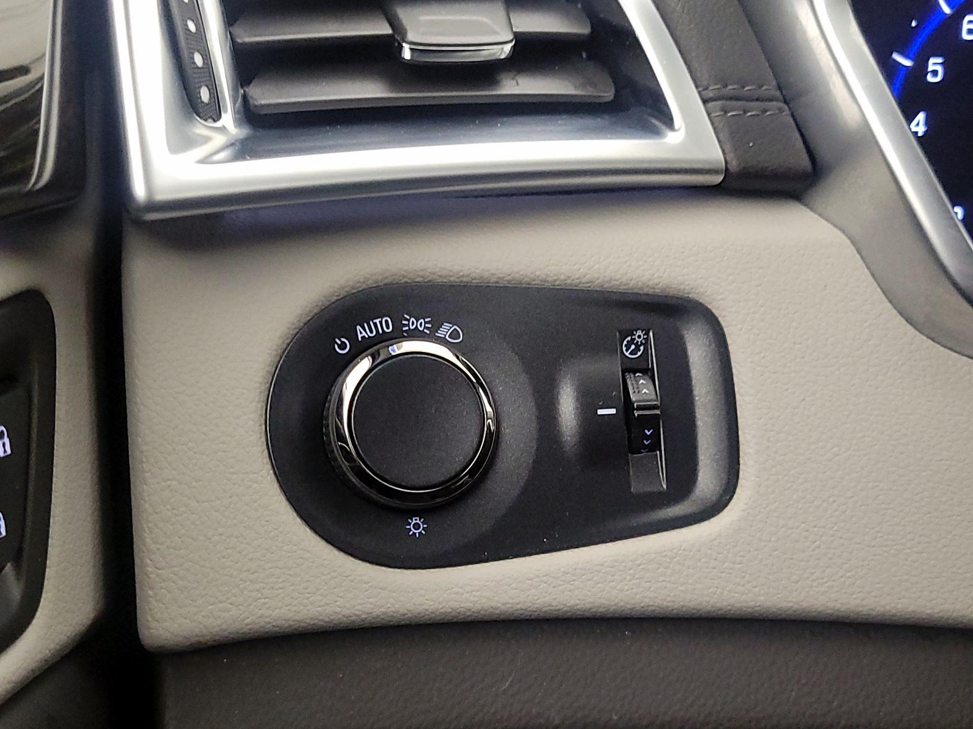 Thumbnail: 2015 Cadillac SRX - 13