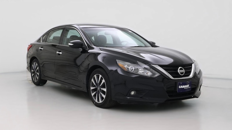 2017 Nissan Altima SL Hero Image
