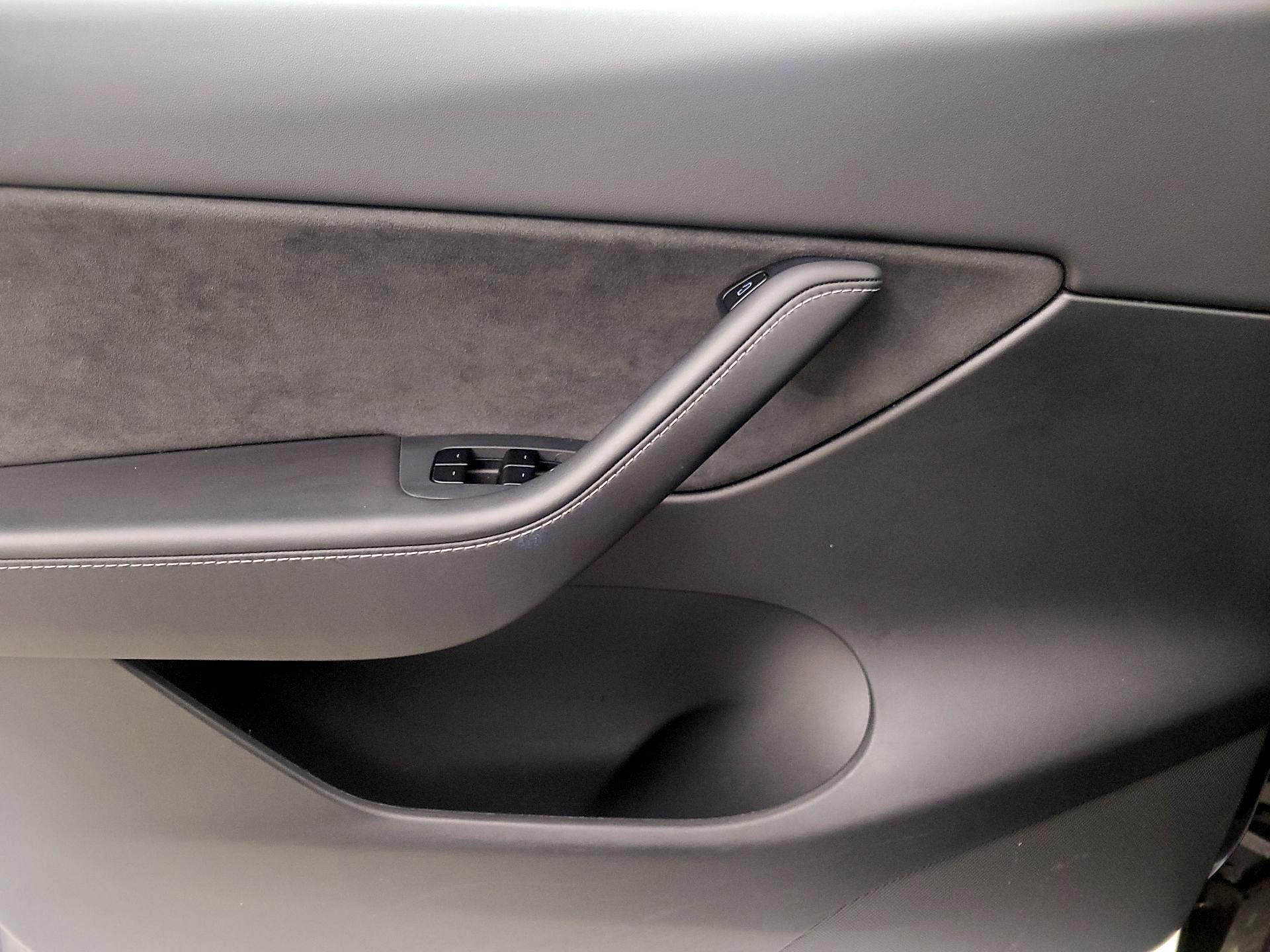 Thumbnail: 2021 Tesla Model Y - 12