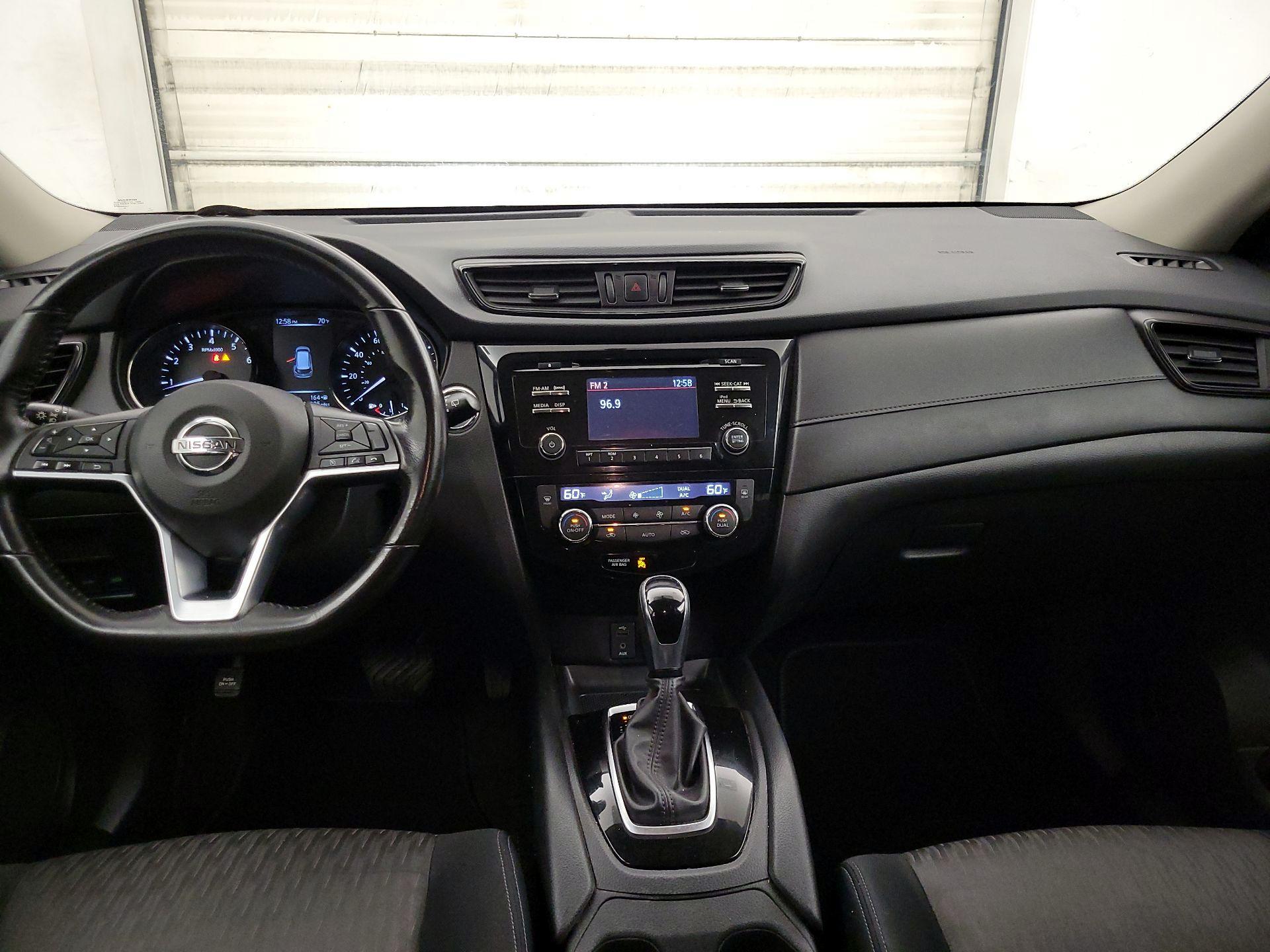 Thumbnail: 2017 Nissan Rogue - 9
