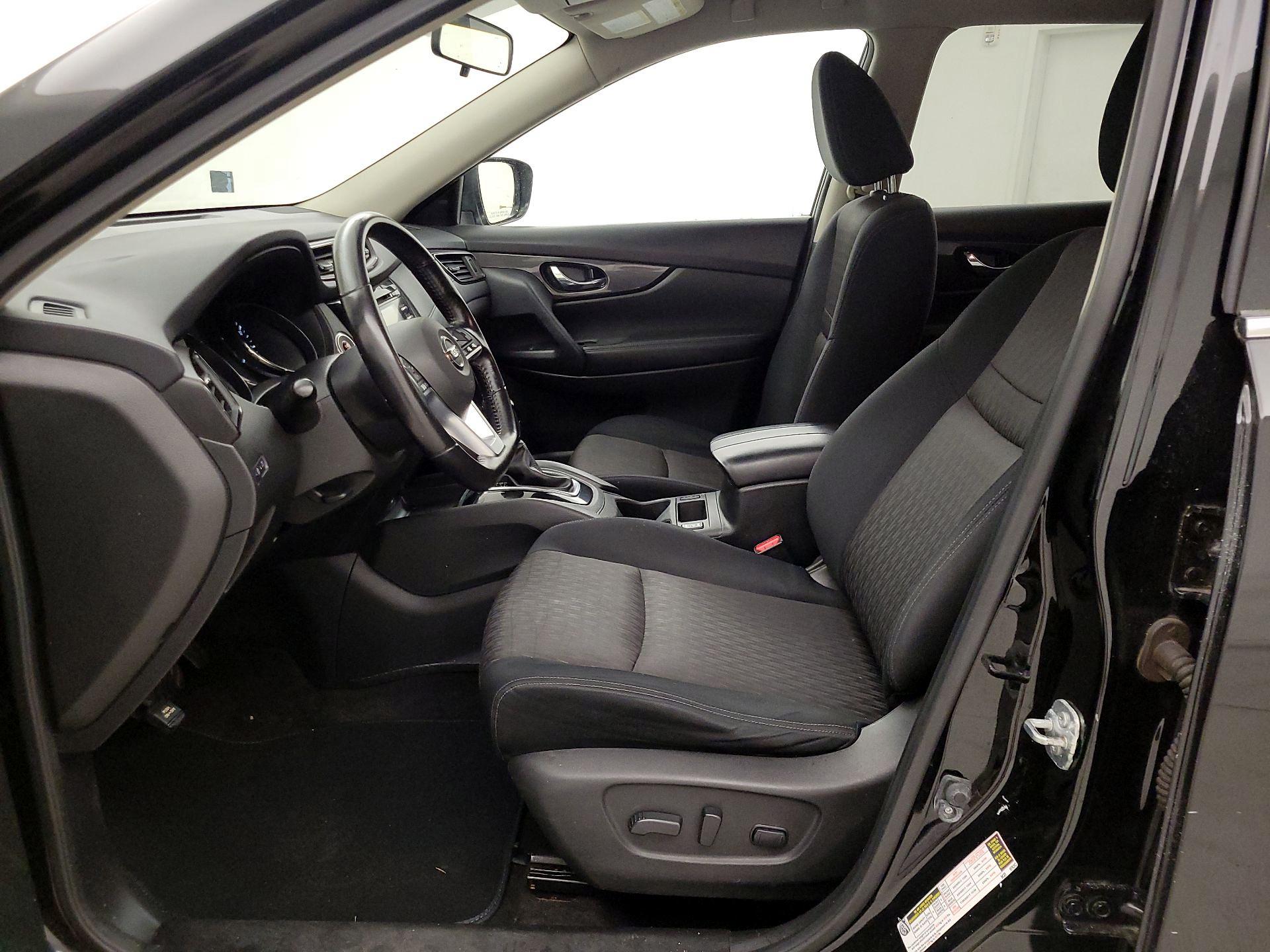 Thumbnail: 2017 Nissan Rogue - 11