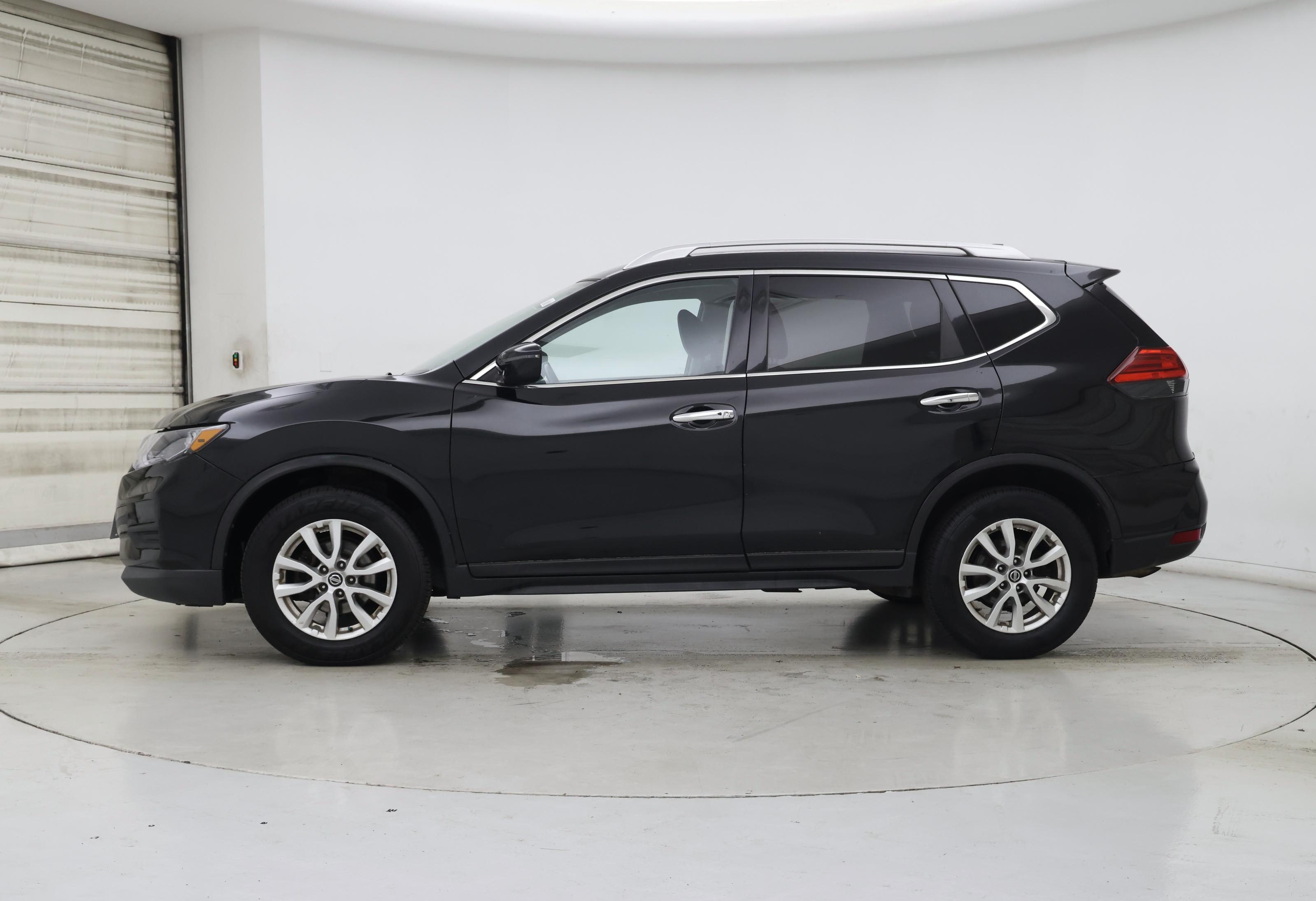 Thumbnail: 2017 Nissan Rogue - 3