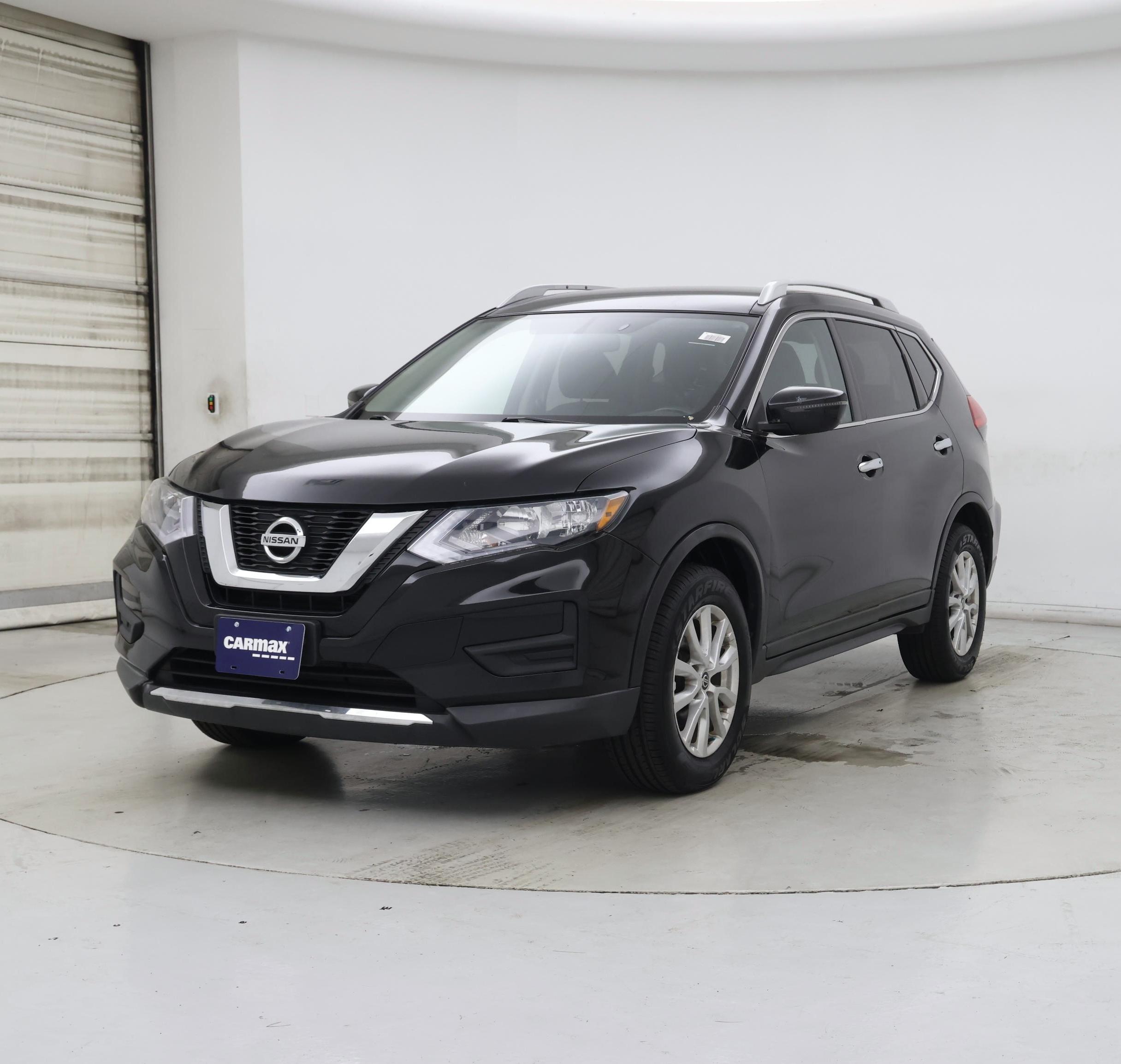 Thumbnail: 2017 Nissan Rogue - 4