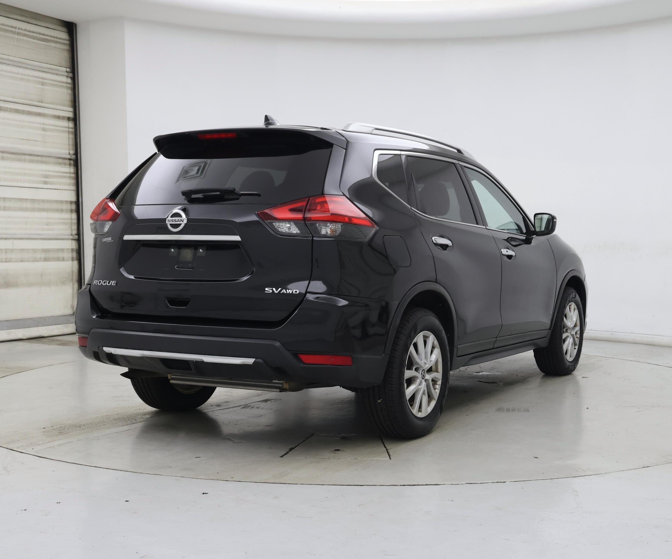 Thumbnail: 2017 Nissan Rogue - 8