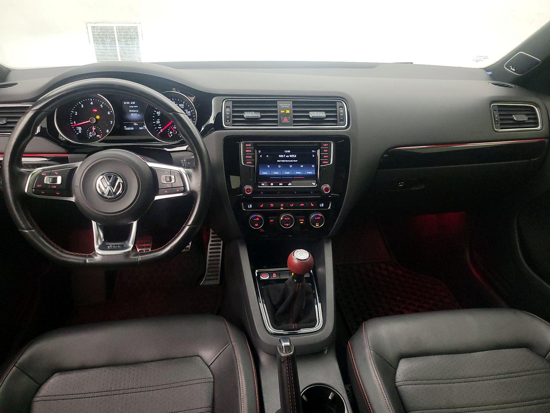 Thumbnail: 2016 Volkswagen Jetta - 9