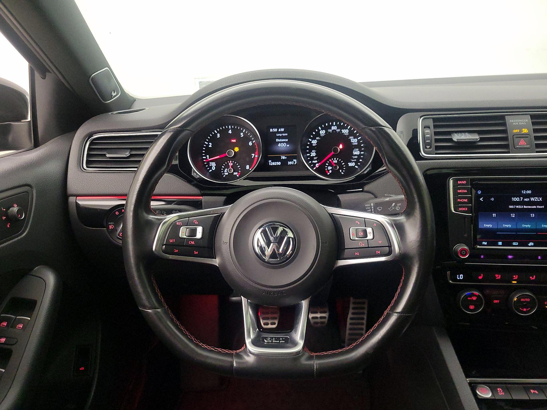 Thumbnail: 2016 Volkswagen Jetta - 10