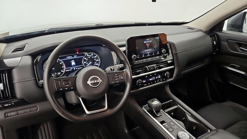 2022 Nissan Pathfinder S 9