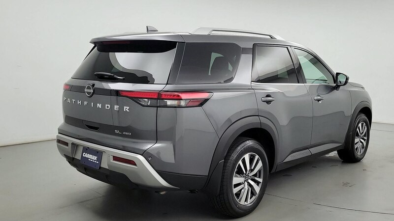 2023 Nissan Pathfinder SL 5