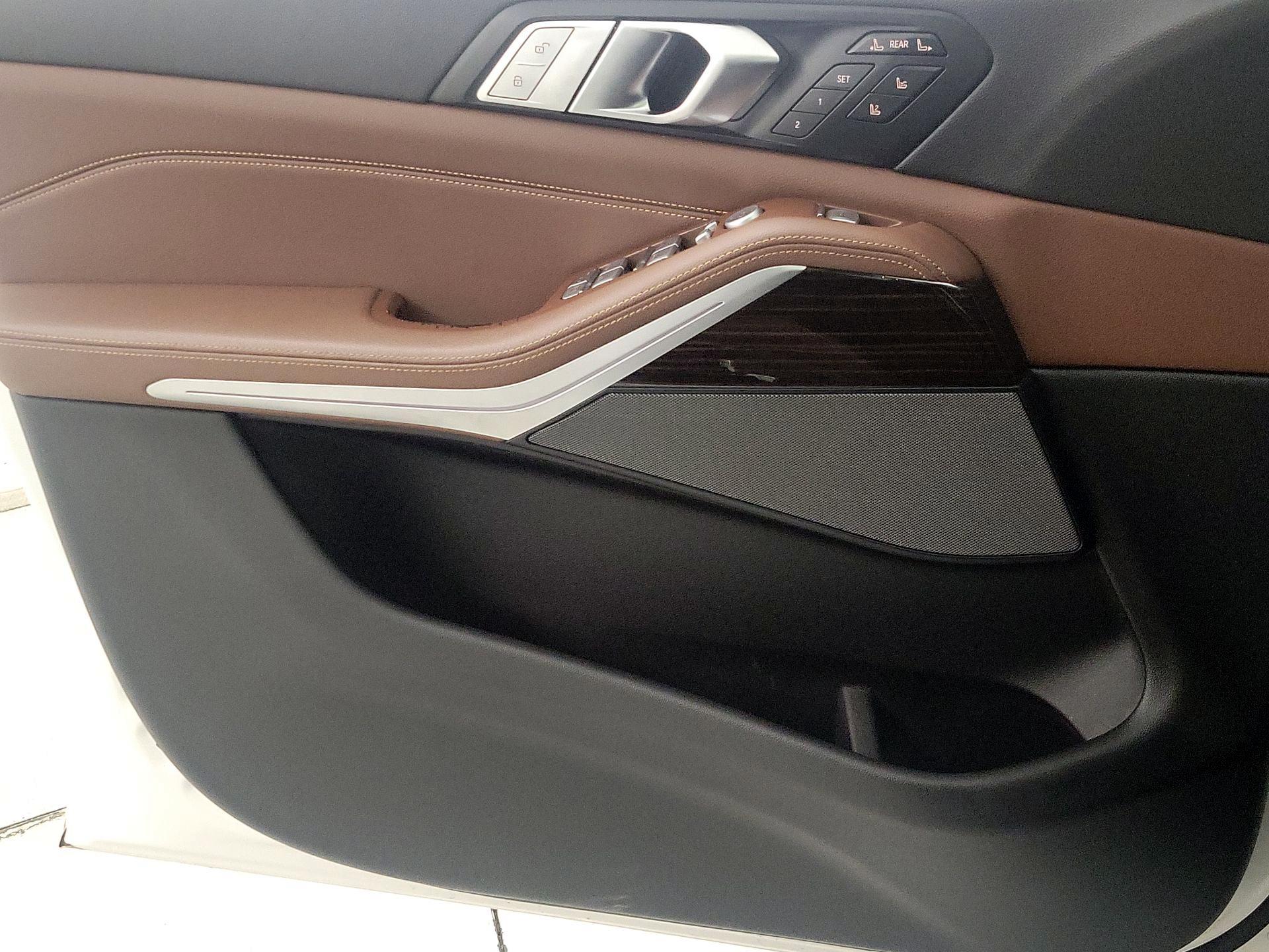 Thumbnail: 2019 BMW X7 - 12