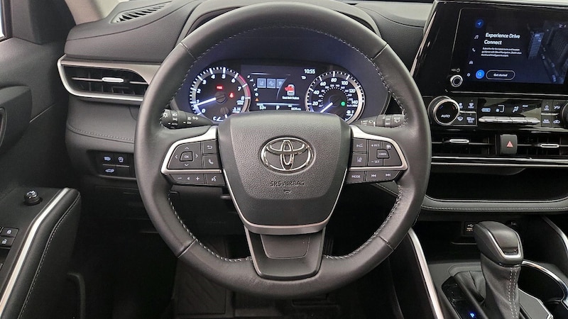 2023 Toyota Highlander LE 10