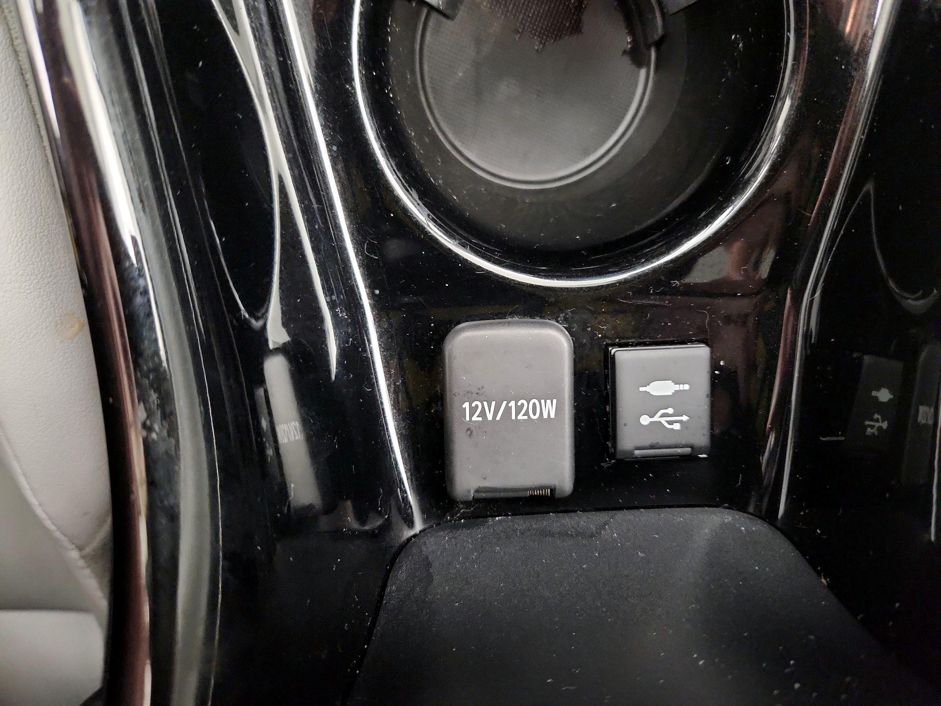 Thumbnail: 2021 Toyota Prius Prime - 16