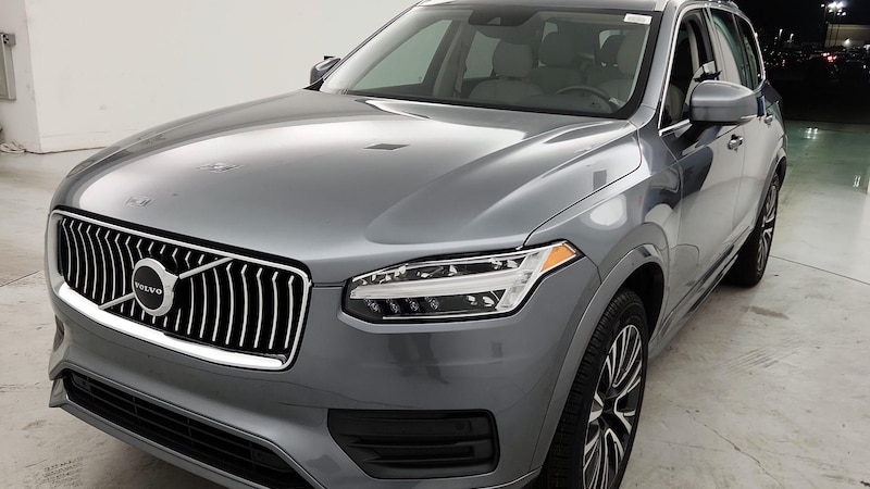 2020 Volvo XC90 T6 Momentum Hero Image