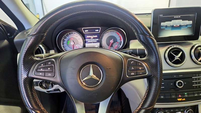 2016 Mercedes-Benz GLA 250 10