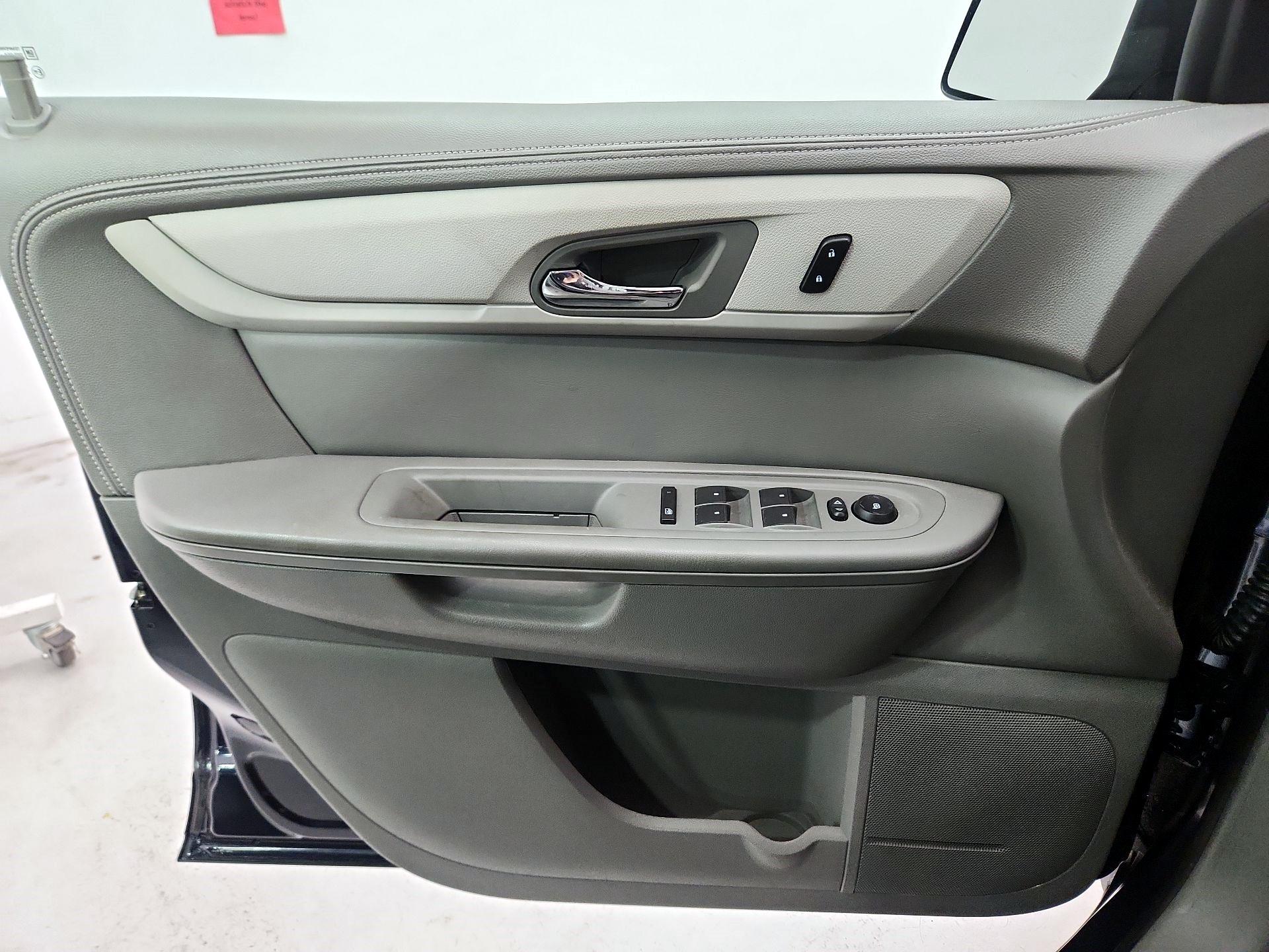 Thumbnail: 2016 Chevrolet Traverse - 12