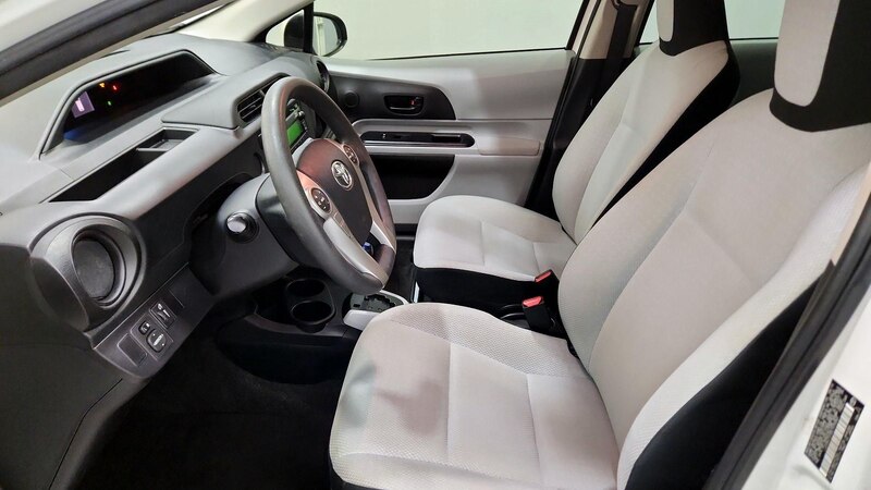 2014 Toyota Prius c One 11