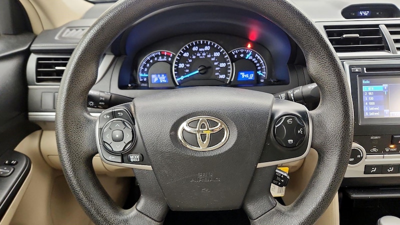 2014 Toyota Camry LE 10