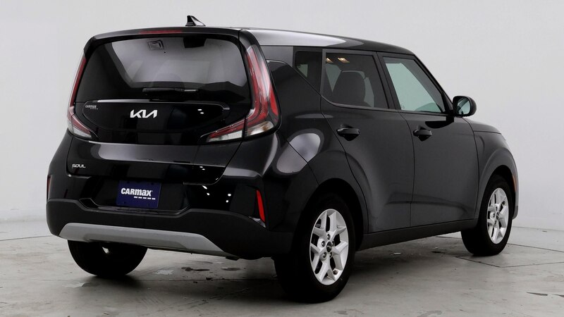 2023 Kia Soul LX 8