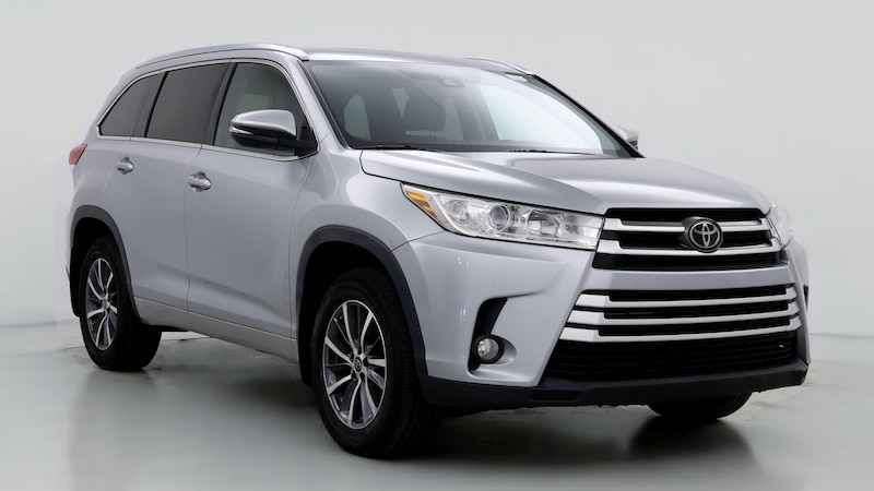 2017 Toyota Highlander XLE Hero Image