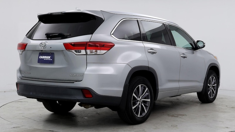 2017 Toyota Highlander XLE 8