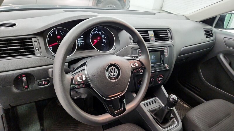 2016 Volkswagen Jetta S 9