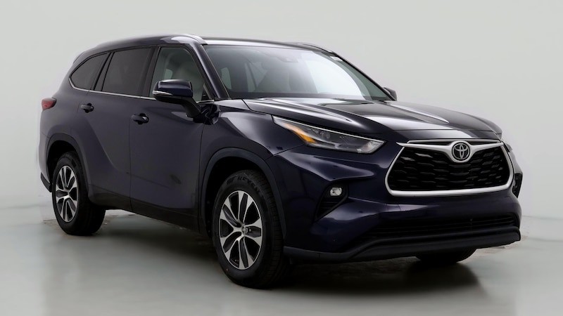 2022 Toyota Highlander XLE Hero Image