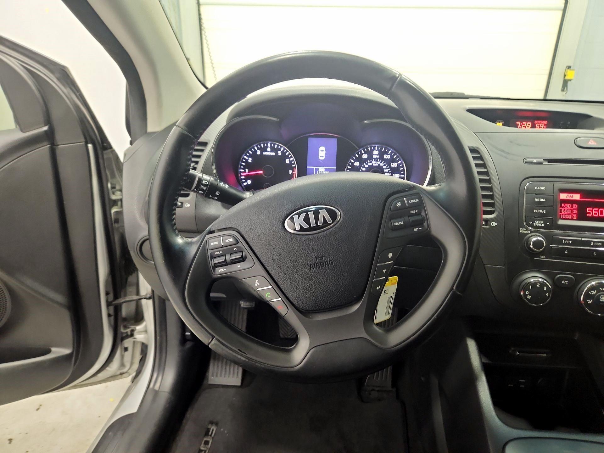 Thumbnail: 2015 Kia Forte - 10