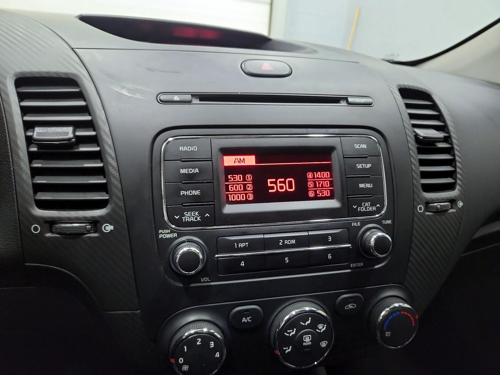 Thumbnail: 2015 Kia Forte - 14