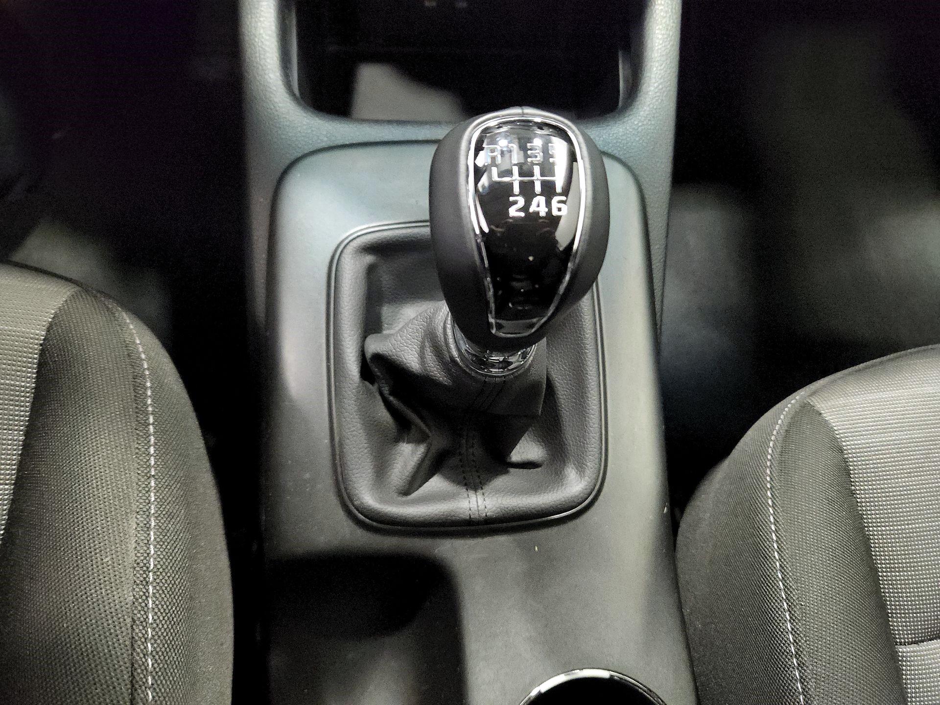 Thumbnail: 2015 Kia Forte - 16
