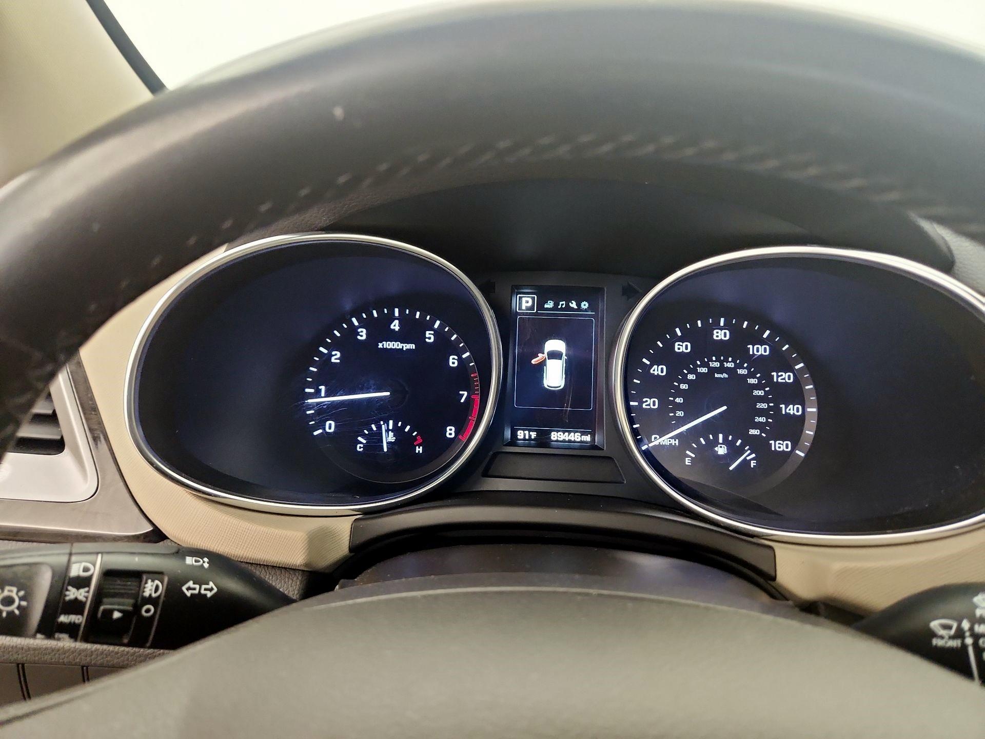 Thumbnail: 2017 Hyundai Santa Fe - 10