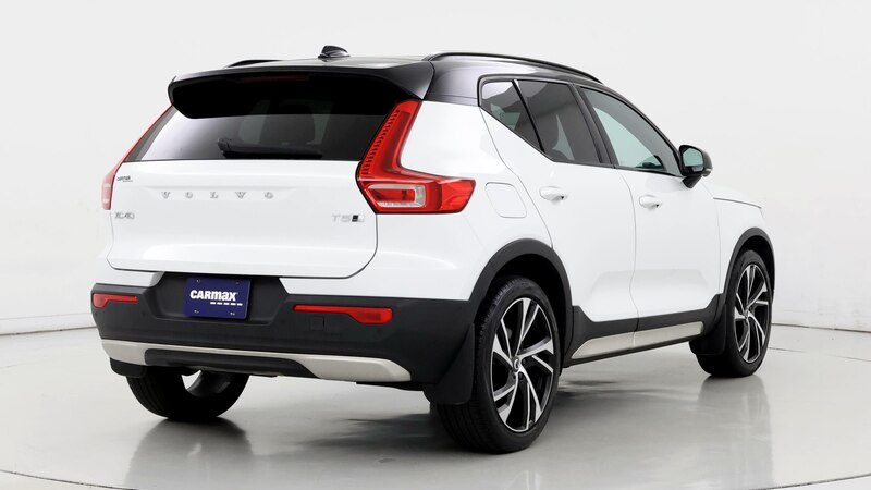 2021 Volvo XC40 T5 R-Design 8