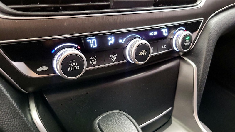 2018 Honda Accord LX 16