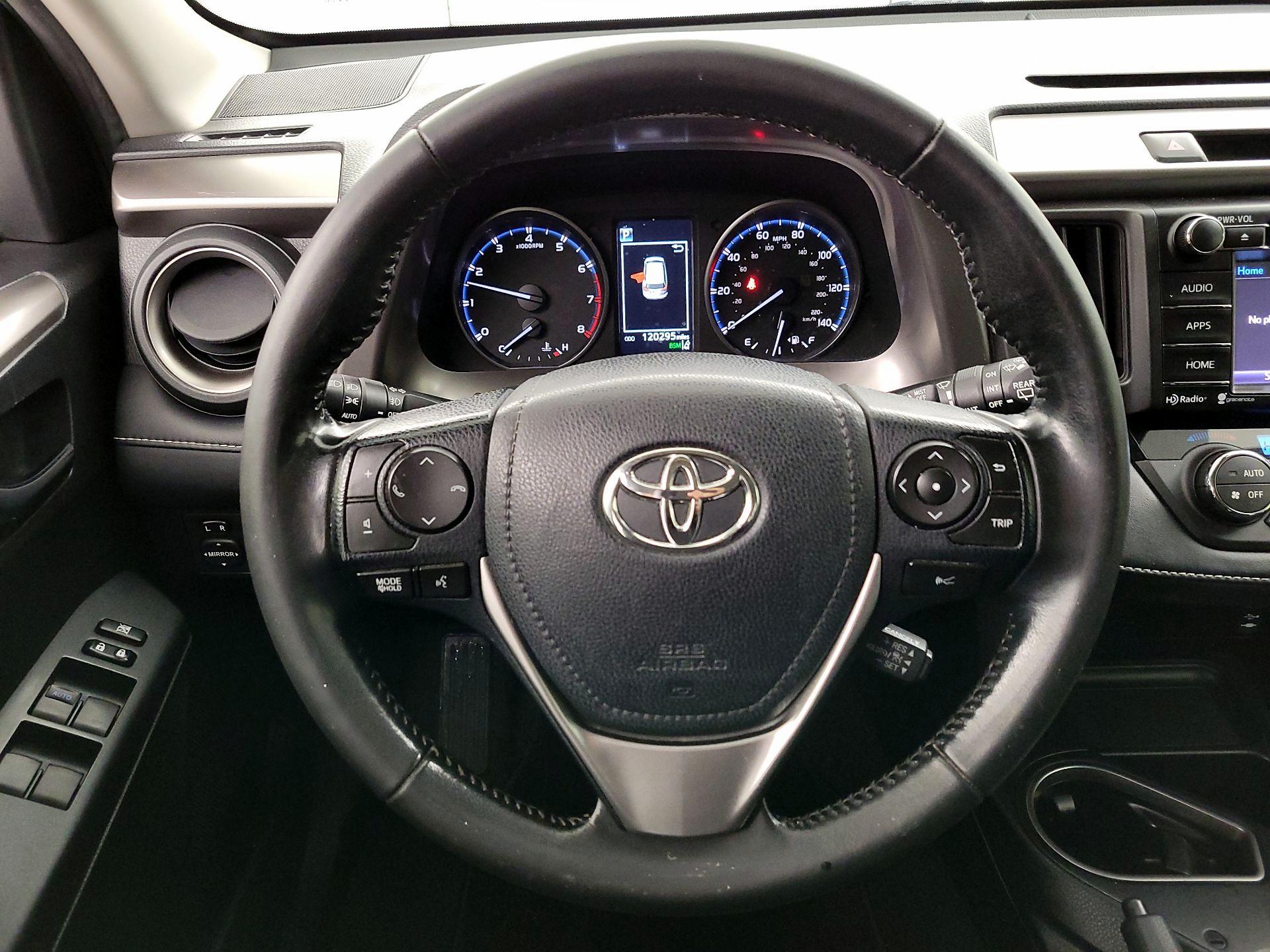 Thumbnail: 2018 Toyota RAV4 - 10