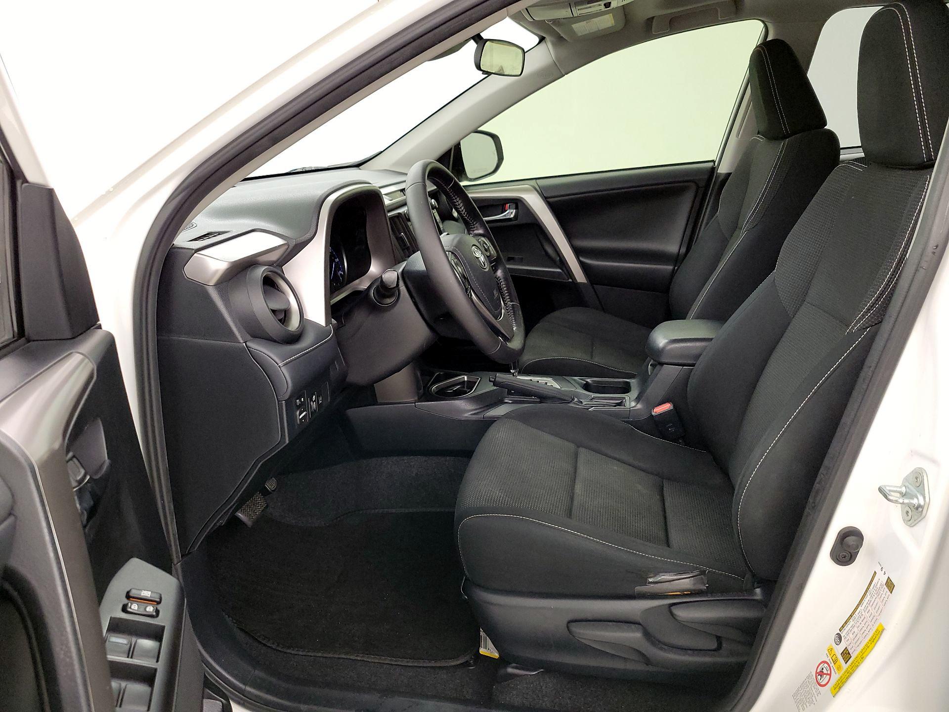 Thumbnail: 2018 Toyota RAV4 - 11