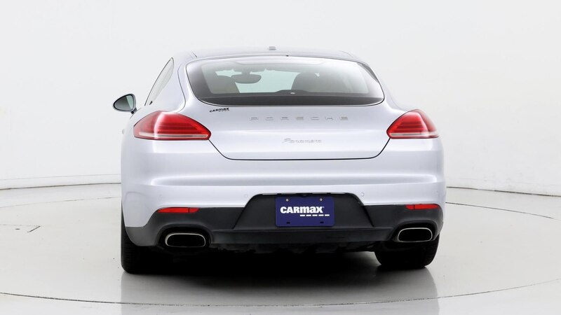 2016 Porsche Panamera  6