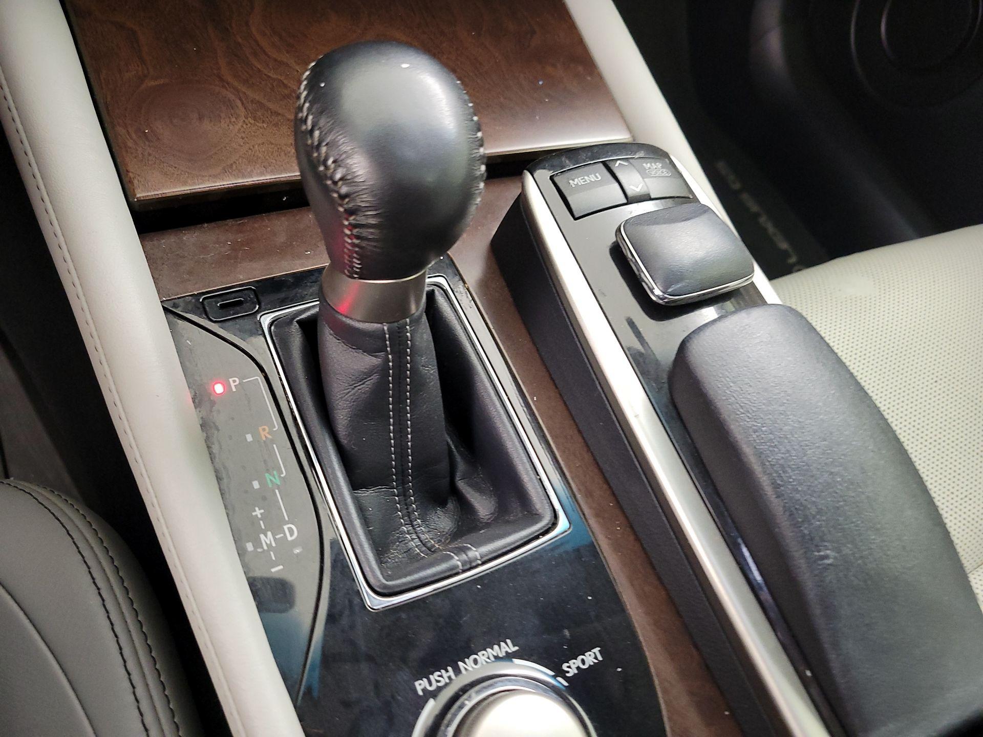 Thumbnail: 2013 Lexus GS - 18